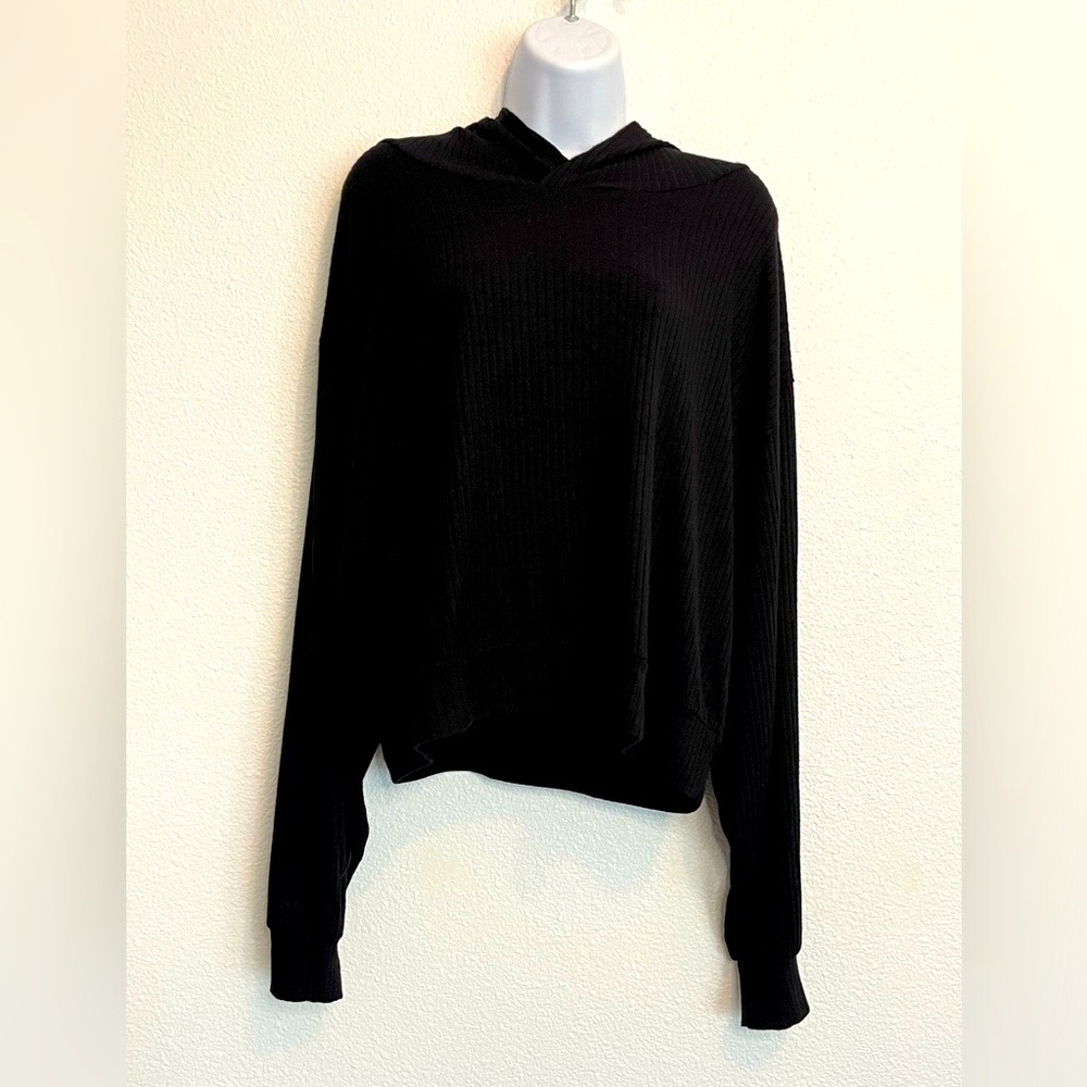 Beyond Yoga Women's Black So Chic Cropped Ribbed Hoodie Size Medium